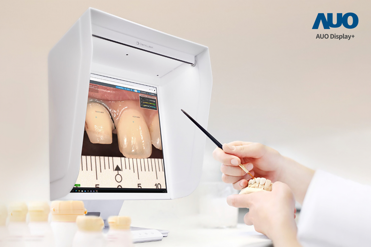 達擎智慧牙科比色解決方案獲得2025智慧顯示應用大賞之智慧醫療獎，透過獨家色彩還原運算及AI技術，以搭載www.樂魚A.R.T.先進抗反光顯示器，擬真還原影像，提升假牙製作效率並大幅降低重製率