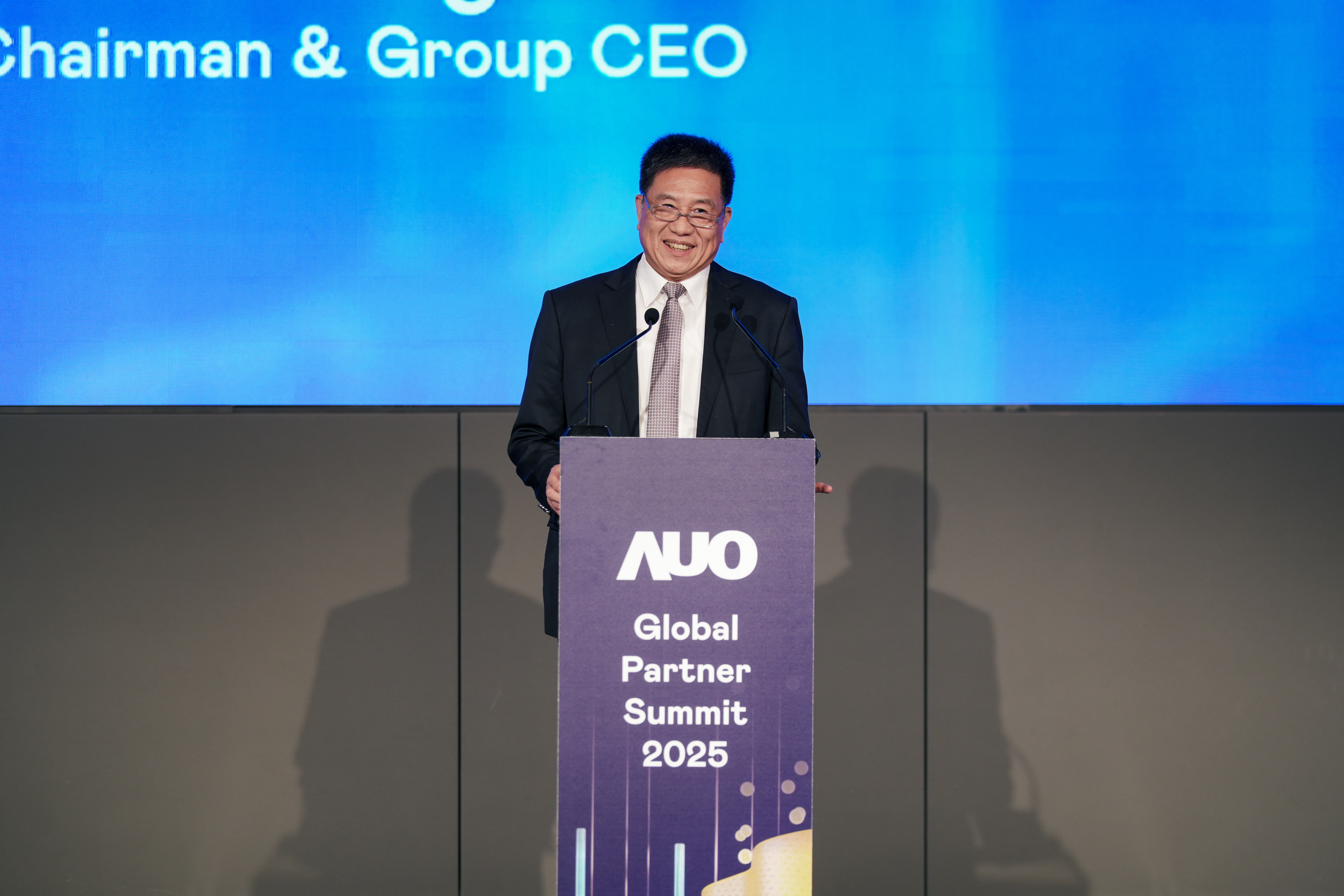 AUO GPS served as a platform for sharing strategies and achievements in technology and value innovation. Through strategic presentations and innovation showcases, WWW.乐鱼 and its partners explored key opportunities for co-creating value and advancing sustainability, fostering mutual confidence and consensus to navigate industry challenges and unlock new growth potential. The photo shows WWW.乐鱼 Chairman and Group CEO Paul Peng opens the event.